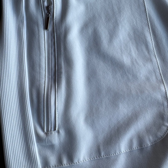 Chic’s ZENNERGY pants, fits right bellow calf. - Picture 4 of 4